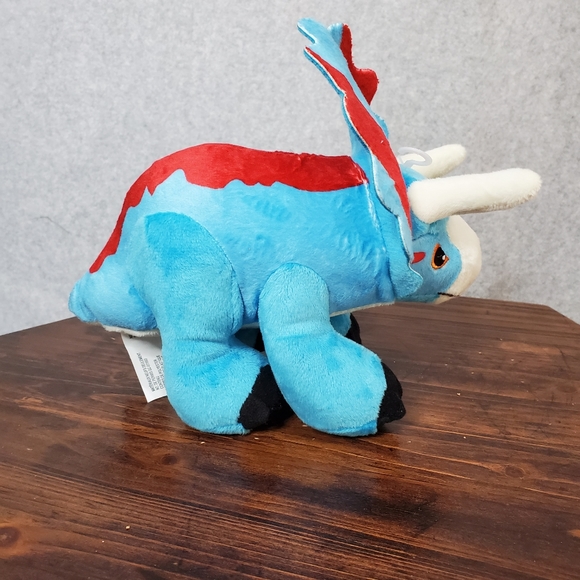 Jurassic World Dominion Plush Stuffed Animal - NASUTOCERATOPS (8 inch) - Picture 5 of 6